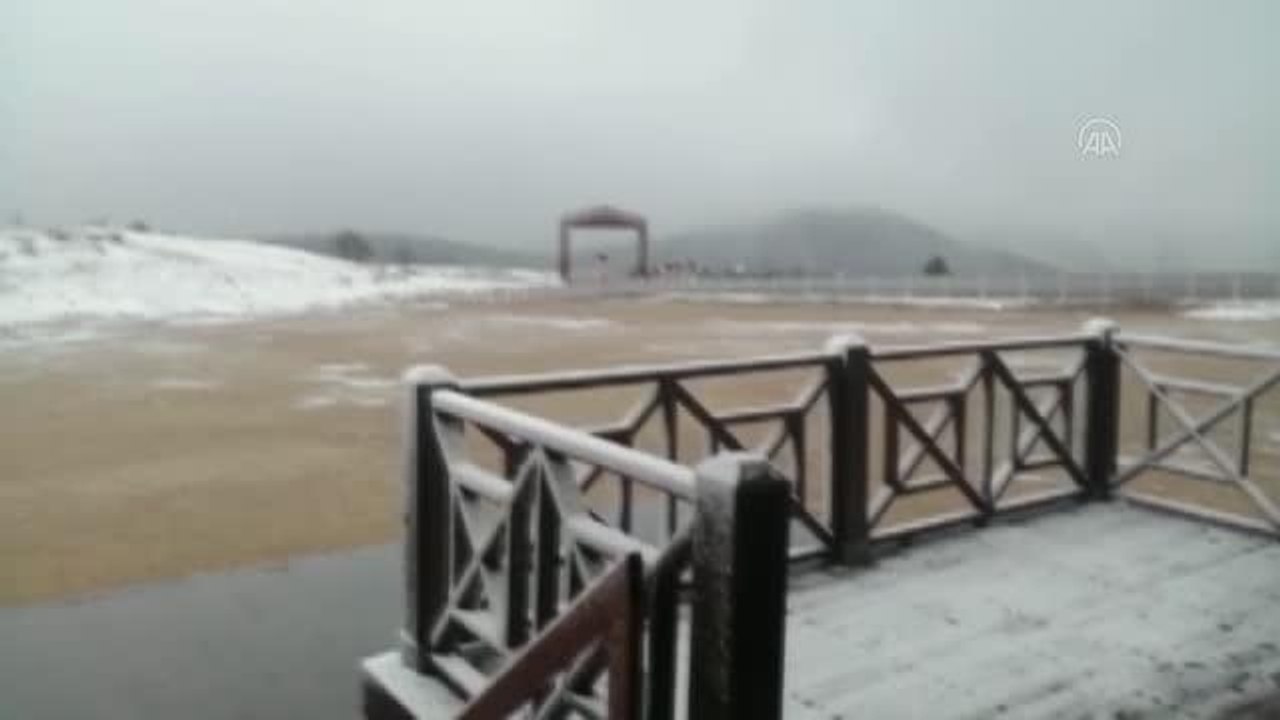 Keltepe Kayak Merkezi'ne mevsimin ilk karı yağdı