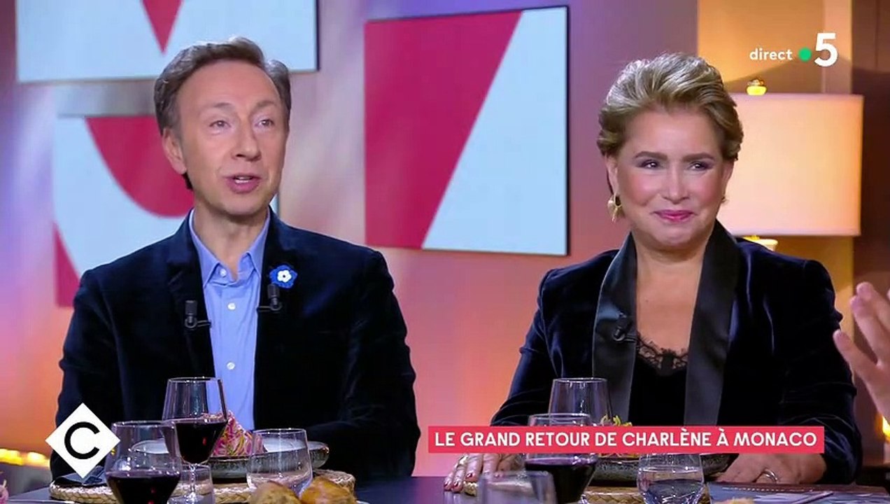 Stéphane Bern dans l'émission "C à vous" sur France 5.
