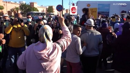 شاهد: احتجاجات في المغرب ضد الشهادات الصحية والشرطة تفرق المتظاهرين