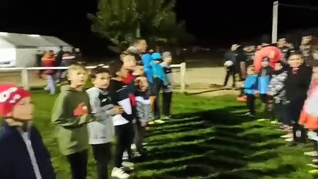 USC 1 contre Orleix 2 samedi 6 novembre à Galan: Petite chanson d'encouragement de nos jeunes avant l'entrée des joueurs...