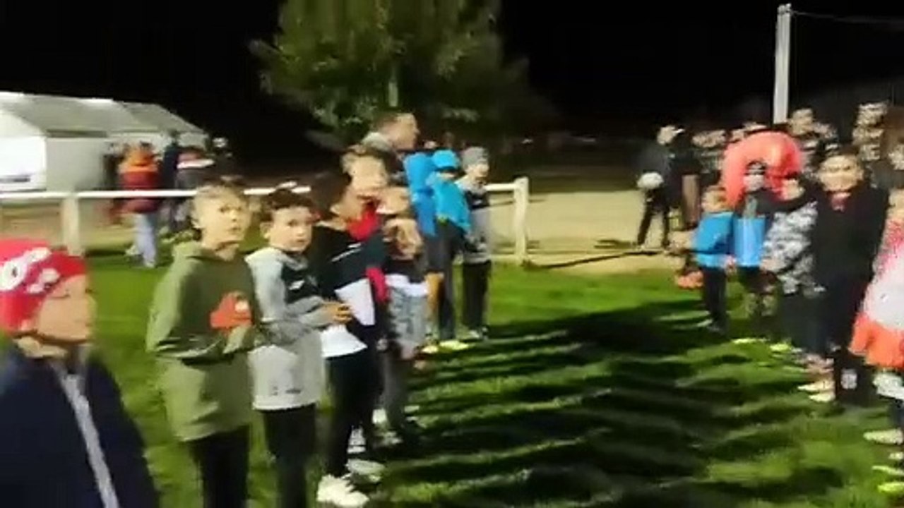 USC 1 - Orleix 2 samedi 6 novembre à Galan: Petite chanson d'encouragement de nos jeunes avant l'entrée des joueurs...