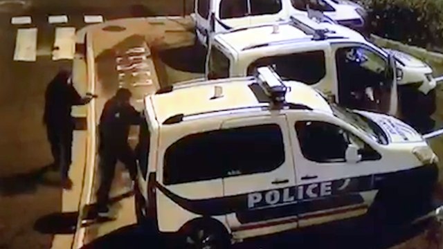 Attaque au couteau sur des policiers à Cannes : la vidéo de l'agression