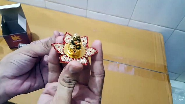 Unboxing and Review of ganesh gold plated with diamond petals for car deck and gift