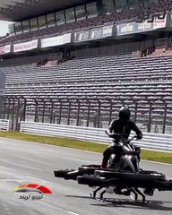 دراجة هوائية تطير في الهواء