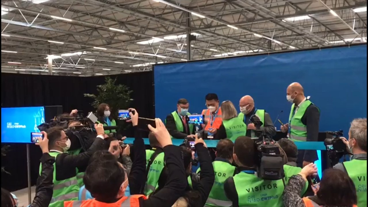Cainiao, la filiale logistique d’Alibaba, a ina...