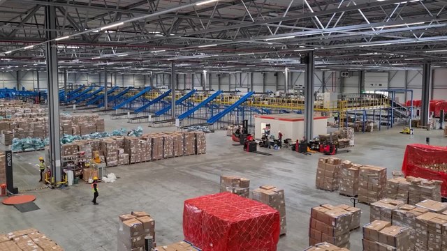La plate-forme logistique de Cainiao, la branche logistique d'Alibaba à l'aéroport de Liège