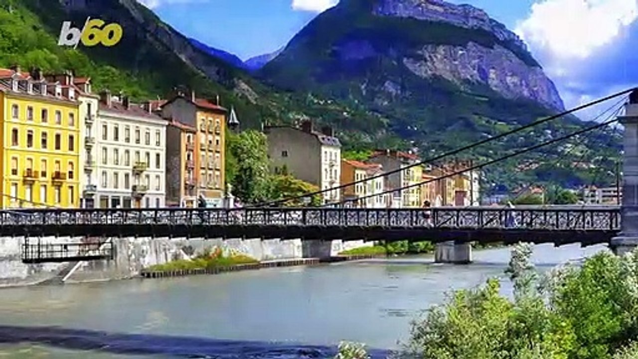 Must See! 3-Time World Champion Cyclists Perform Death-Defying Bridge Cross