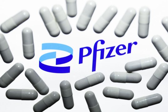 Pfizer dice que su píldora COVID-19 reduce el riesgo de ser hospitalizado o morir en un 89