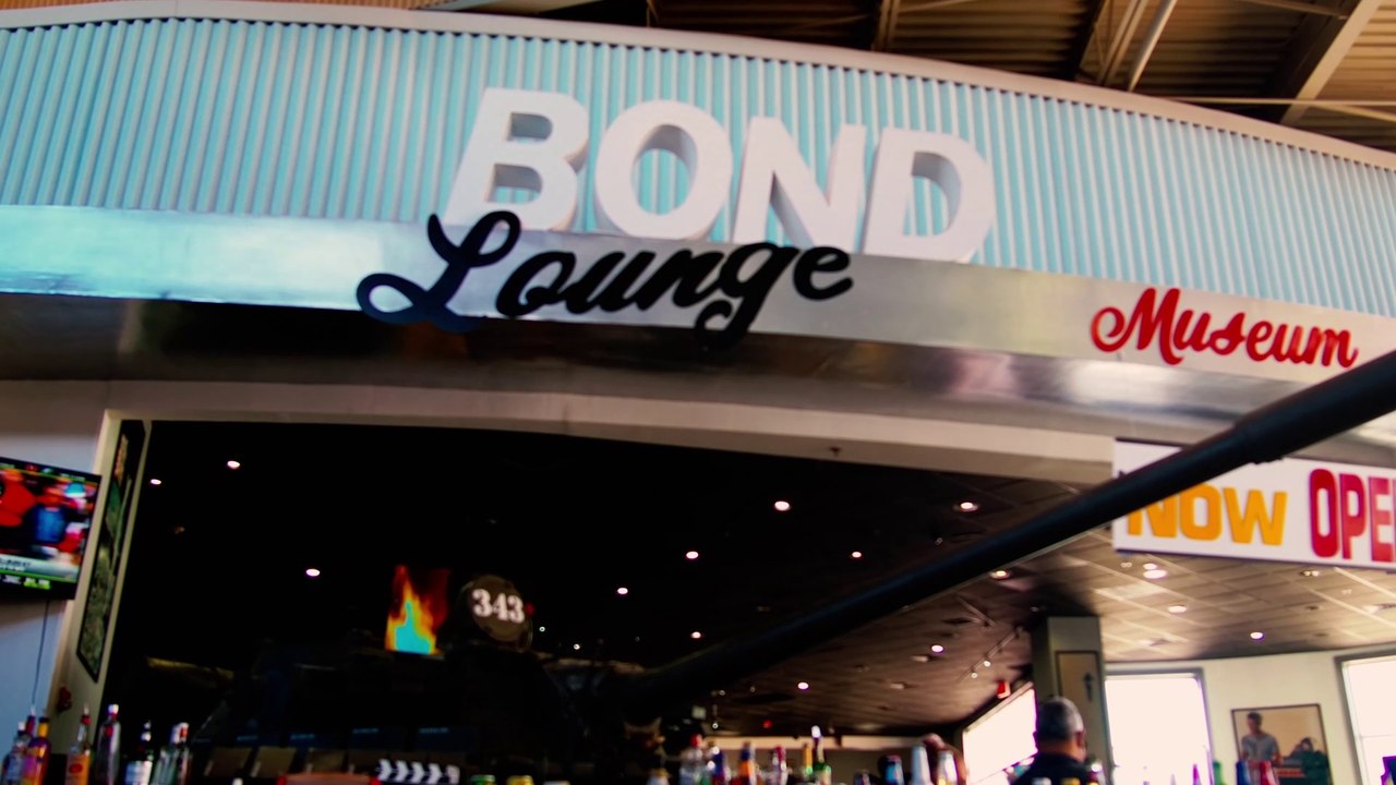 The James Bond 007 Museum & Lounge (Orlando, FL) - 4K Travel VLOG Video Tour & Review - World's Largest 007 Collection of Props & Vehicles