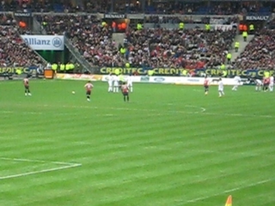 Lille - Lyon [Coup franc de Bastos]