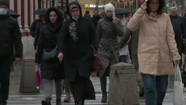 Rusia vuelve al trabajo tras unas vacaciones obligatorias para frenar la Covid-19