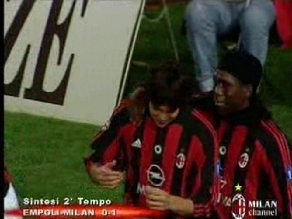 Football --  But de KaKa de 40 metre