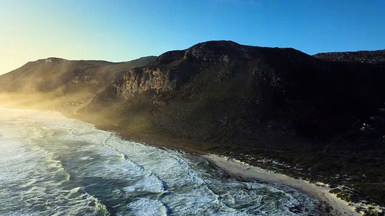 The ocean And mountain