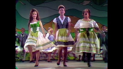 The Hollywood Bowl Cast - Do-Re-Mi (Live On The Ed Sullivan Show, November 22, 1970)