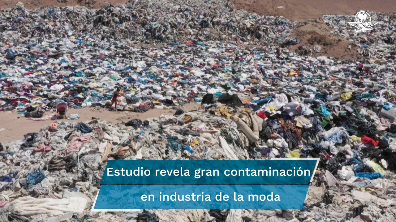 Así se ve el Desierto de Atacama, el basurero de la "moda rápida" de Chile