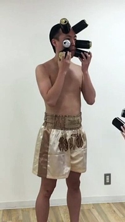 Most drinks cans placed on the body using air suction- 20 by Shunichi Kanno   #GWRday #guinnessworldrecords #japan #skin #sticky