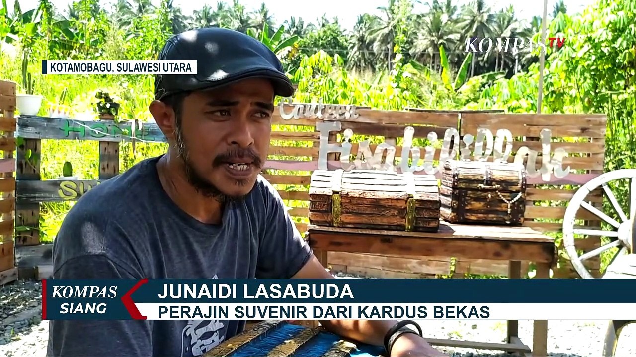 Kreatif! Kreasi Kardus Bekas Buatan Junaidi Mampu Hasilkan Rupiah