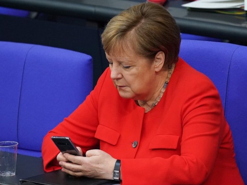 Bald keine Bundeskanzlerin mehr: Das geschieht mit Merkels Handy