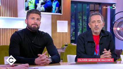 Gad Elmaleh évoque ses deux enfants dans l'émission "C à vous" sur France 5.