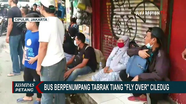 Terjadi Kecelakaan Bus Tabrak Tiang Flyover di Cipulir Jaksel