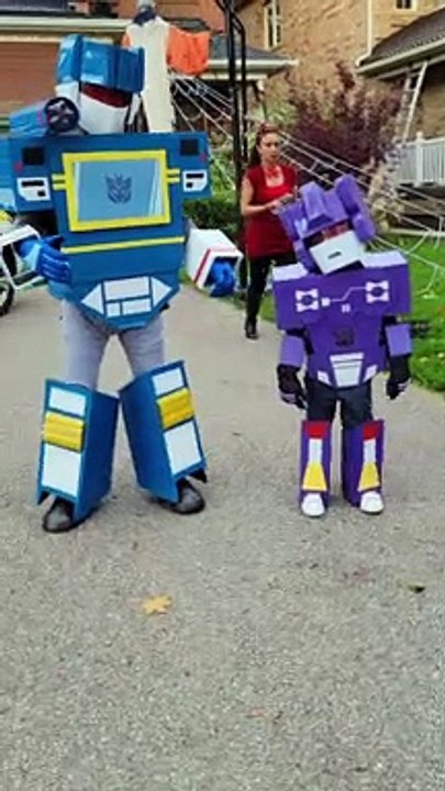 Cheap Materials Transformed Into Stunning Costumes