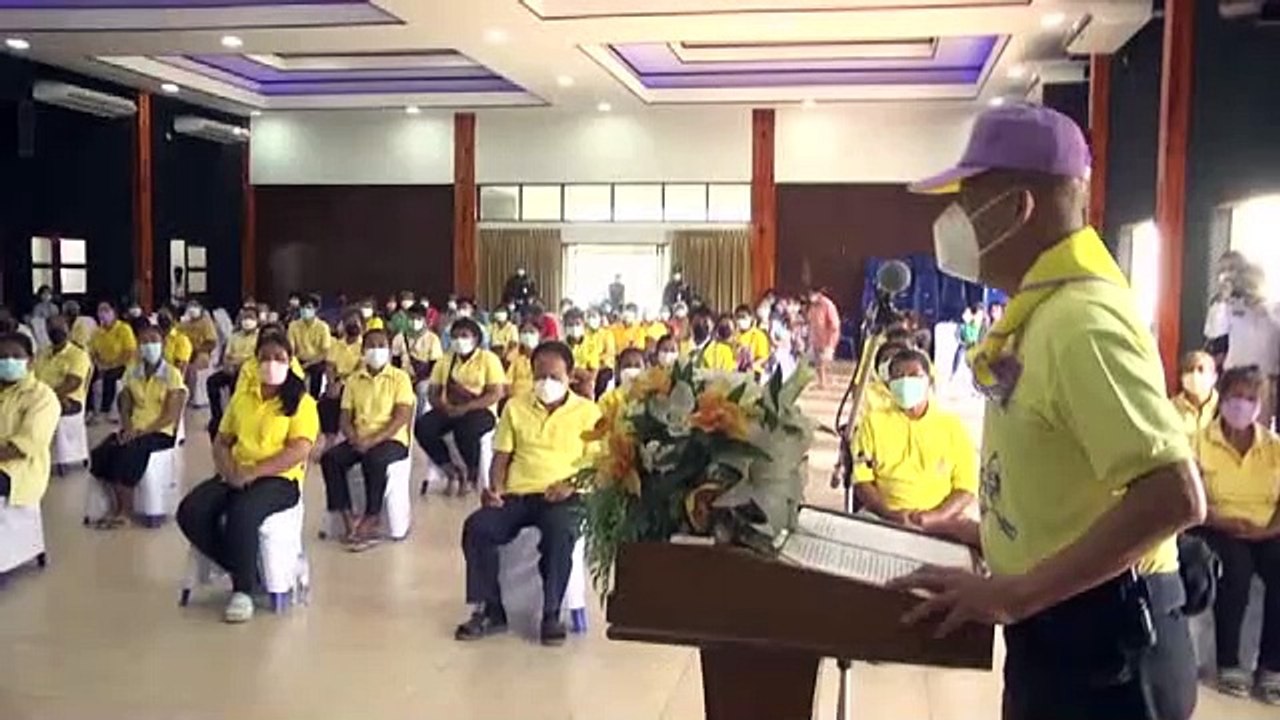 แม่ทัพภาค1ร่วมมูลนิธิสว่างกวนอิมธรรมสถาน มอบถุงยังชีพสองพี่น้องที่ประสบอุทกภัย