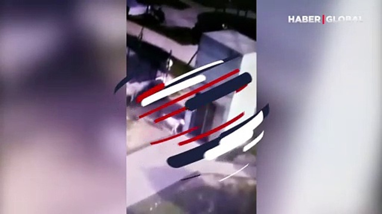 Murat Ongun, asansörün camına kafa atan keçiyi sosyal medyadan paylaştı! "Keçi Bey ne yapıyorsunuz Allah aşkına?"
