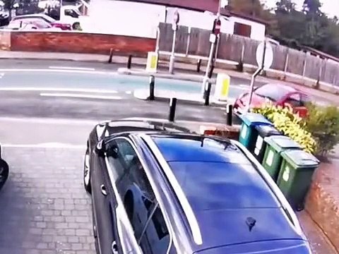 Une Mairie installe un rétrécissement vraiment trop étroit (Royaume-Uni)