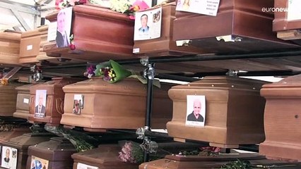 Cientos de muertos a la espera de sepultura en un cementerio de Italia