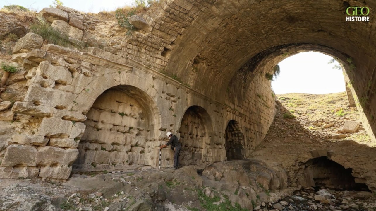 Histoire : en Turquie, des "sièges VIP" ont été découverts dans les ruines d'un amphithéâtre romain