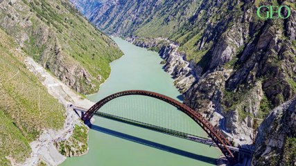 Tibet : un train perché à 3000 mètres d'altitude doit être alimenté en oxygène