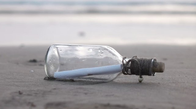 Une bouteille jetée à la mer en 2018 a parcouru 3200 kilomètres entre les Etats-Unis et le Portugal