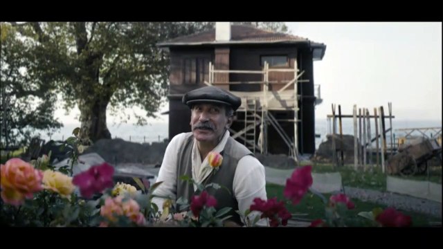 Koç Holding, 10 Kasım videosunda 'Yürüyen Köşk'ün hikayesini anlattı