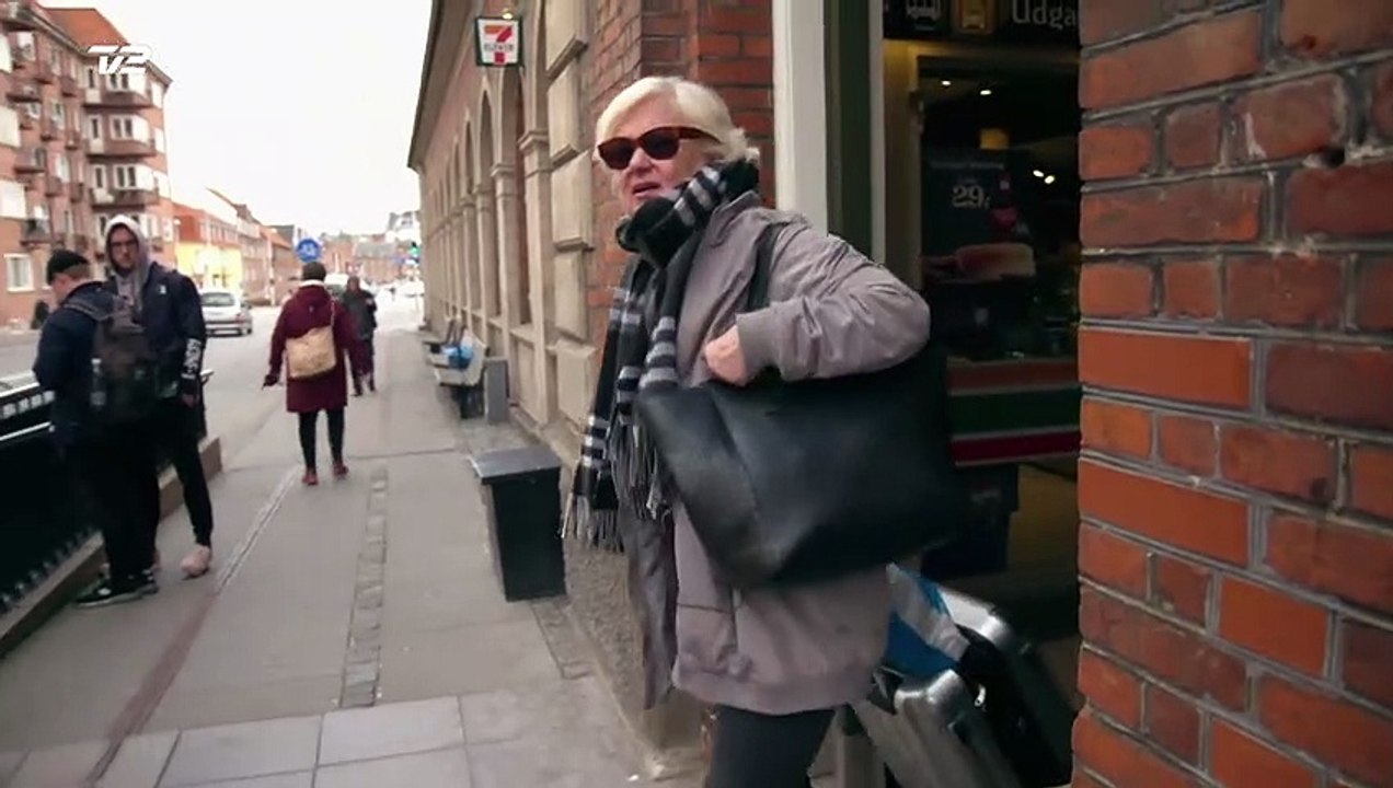 TV-SPOT | Millionær i praktik | Tirsdag 20.55 på TV2 | 2018 | TV2 Danmark