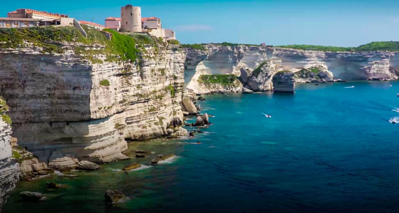 En Corse, Bonifacio devient la première ville a...
