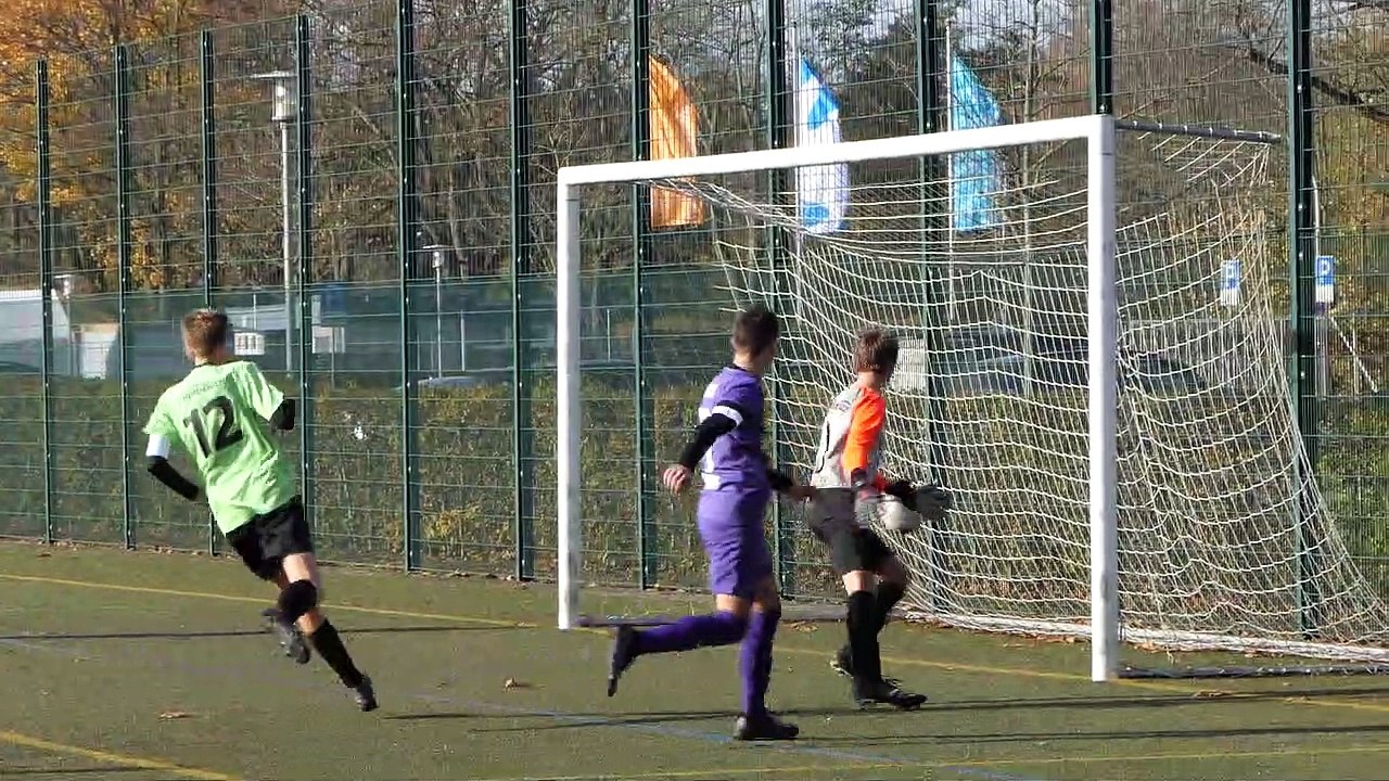 Das 6:1 für den SC Hainberg im Spiel gegen den JFV Rhume-Oder (C-Jugend) durch Konstantinos Paraschoudis