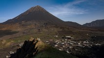 La vie dans le cratère du volcan Pico do Fogo, au Cap-Vert [GEO]