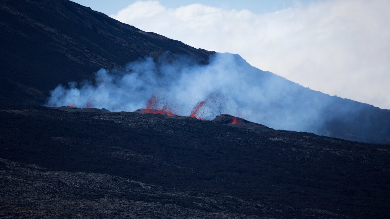 La Réunion : le piton de la Fournaise comme si vous y étiez [GEO 360°]
