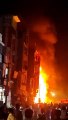 बीच बाजार लगी आग, तीन दुकानें जल कर खाक