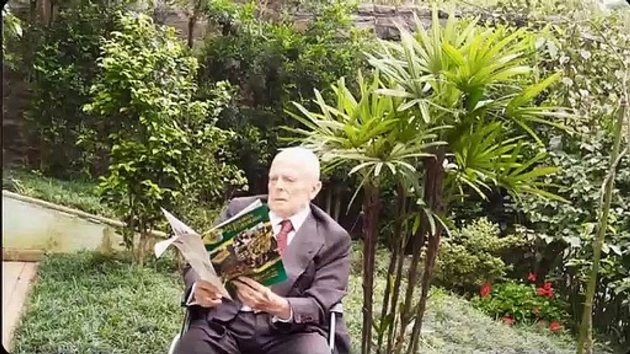 Principe Dom Luiz aparece lendo o boletim Herdeiros do Povir