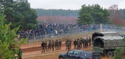 Des milliers de migrants à la frontière polonaise, le ton monte avec le Biélorussie