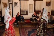 Kültür ve Turizm Bakanı Ersoy'un eşi Pervin Ersoy ile sanatçılar Safranbolu'da