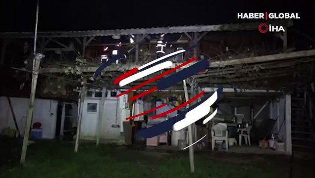 Sakarya'da talihsiz kadın evinin yanışını çaresiz gözlerle izledi