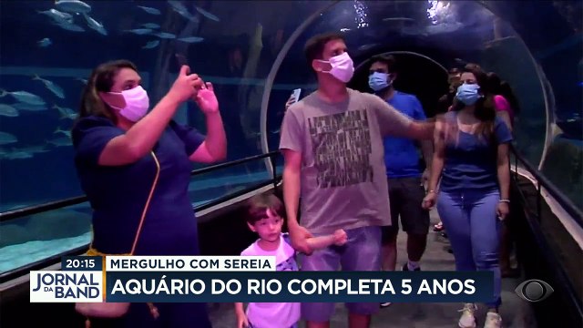 Na comemoração de seus 5 anos, o aquário do Rio ganhou mais uma espécie que só existe no imaginário: uma sereia. #BandJornalismo
