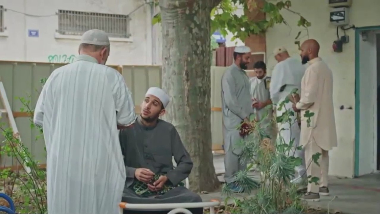 Plus belle la vie : Abdel approche Redouane