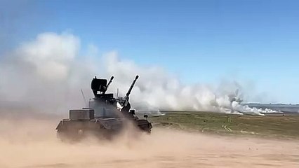 Demonstração de tiros reais mostram a capacidade das Forças Armadas