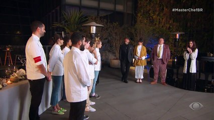 Os chefs escolhem salvar as participantes, que foram as melhores cozinheiras no serviço. Elas sobem para o mezanino e escapam da Prova de Eliminação