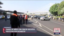 Padres de niños con cáncer bloquean acceso a Terminal 1 del AICM