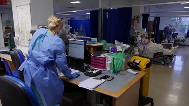 Macron: Pass sanitaire valido solo con la terza dose . Per ora riguarda soltanto gli over 65
