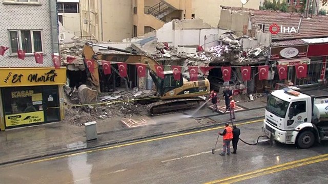 Malatya'da çöken binanın enkaz kaldırma işlemleri sürüyor
